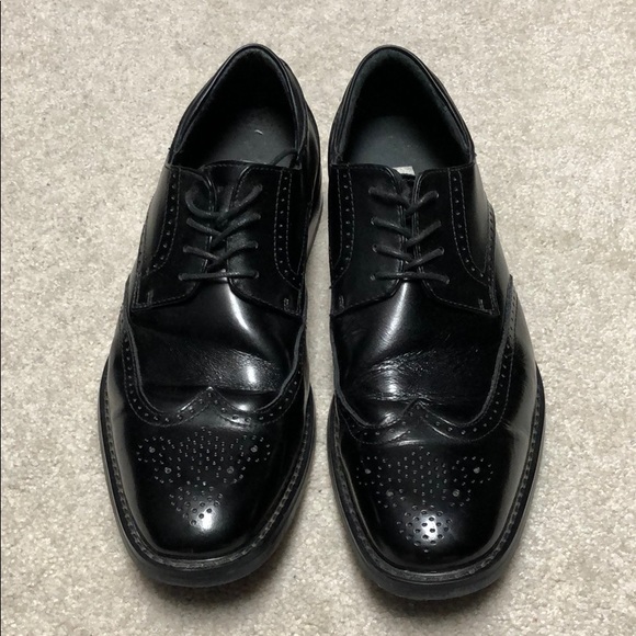 Joseph Abboud Black Wingtip - Picture 2 of 4